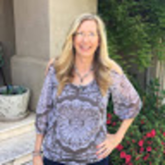 Meet your Posher, Laura - Picture 1 of 1